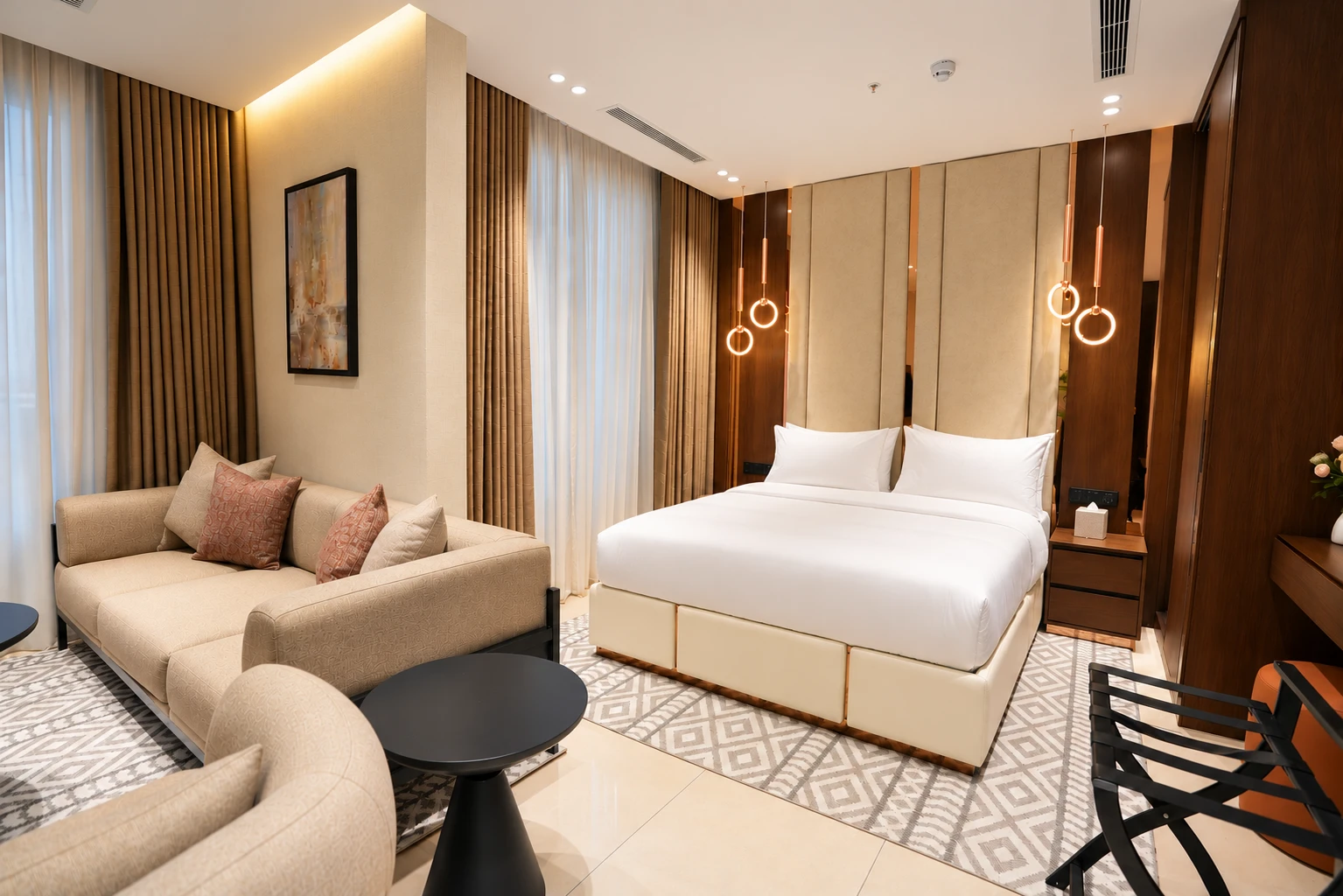 King suite bedroom